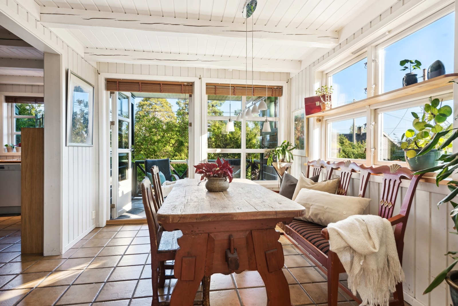 Meget hyggelig spisekrok ved kjøkkenet Galleribilde