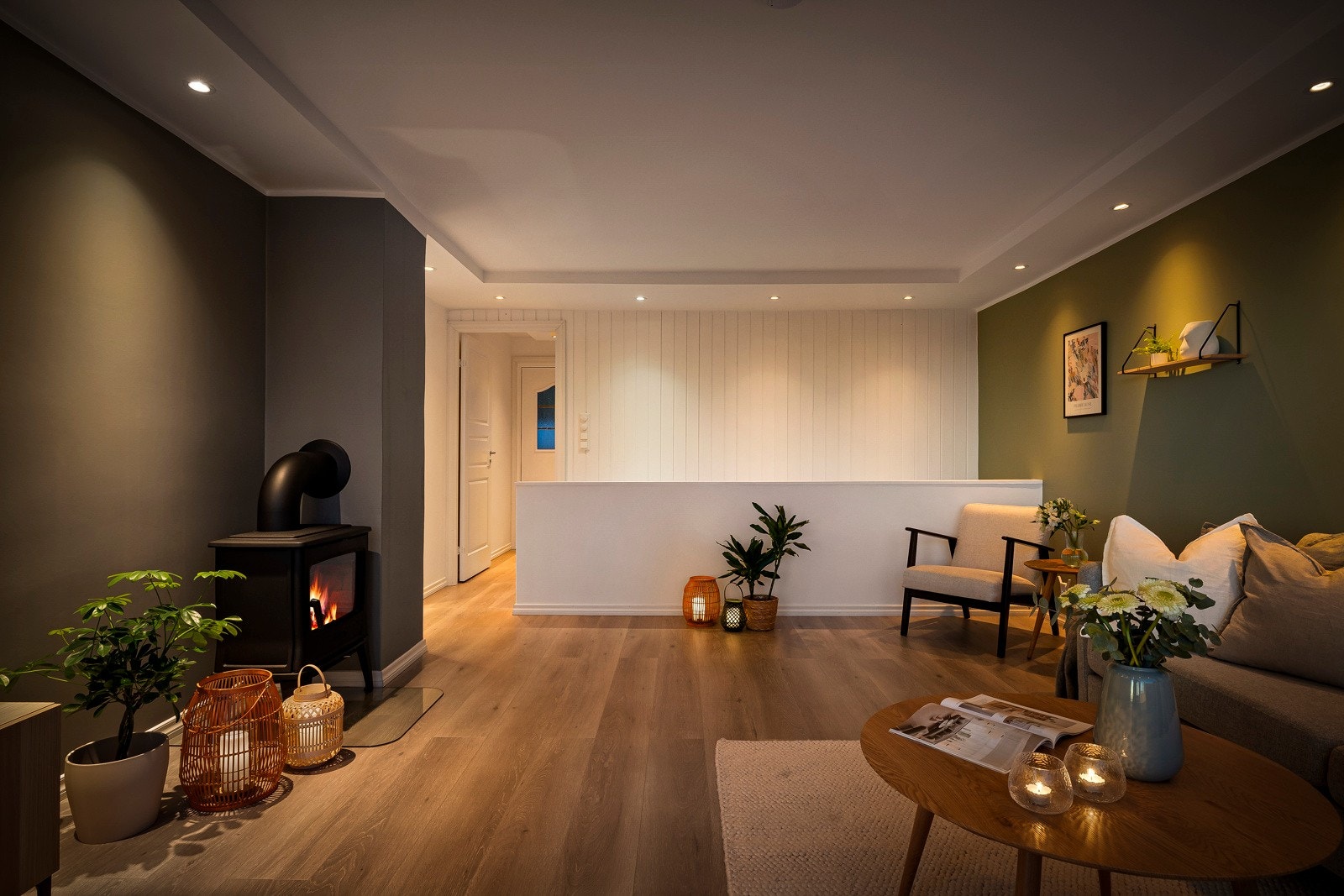 - Her er det god plass til stor salong med tilhørende møblement, samt annen enkel møblering - Galleribilde