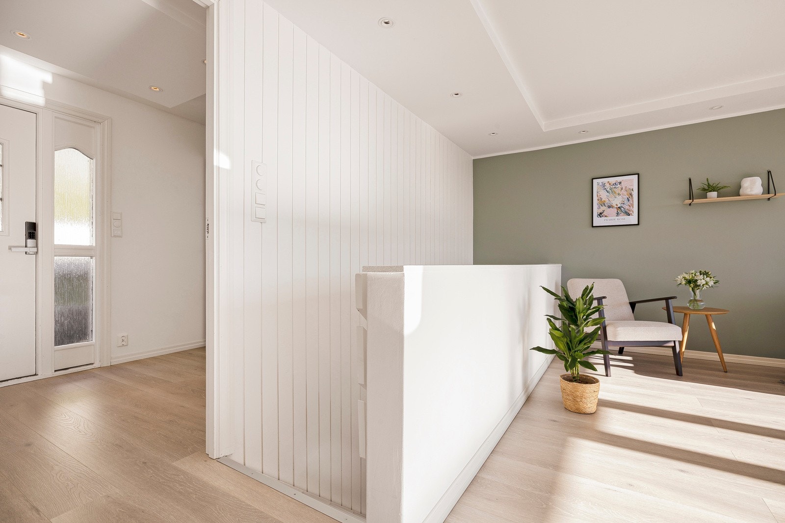 - Fra stuen har du trapp ned til underetasjen - Galleribilde