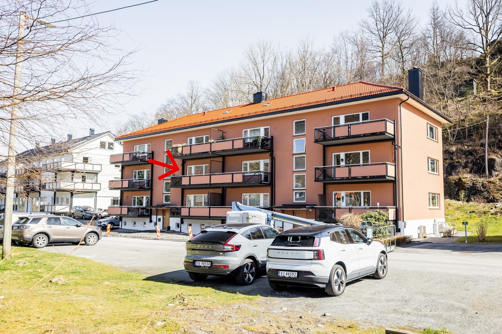 Leiligheten ligger pent plassert i byggets 2. etasje. Galleribilde
