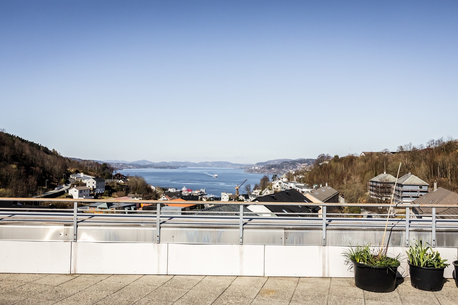 Felles takterrasse som er et flott samlingspunkt på finværsdager. Galleribilde