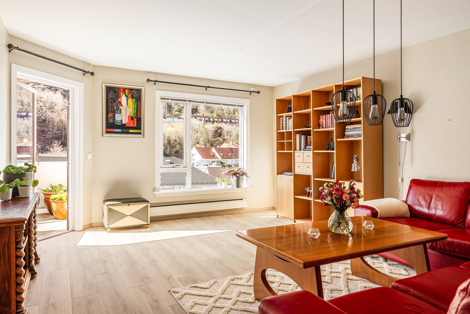 Lys og tiltalende leilighet i byggets 4. etasje. Galleribilde