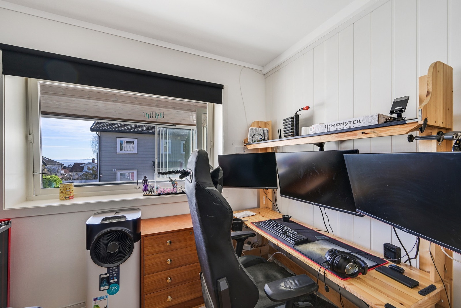 Begge med plass til dobbelseng og garderobe Galleribilde