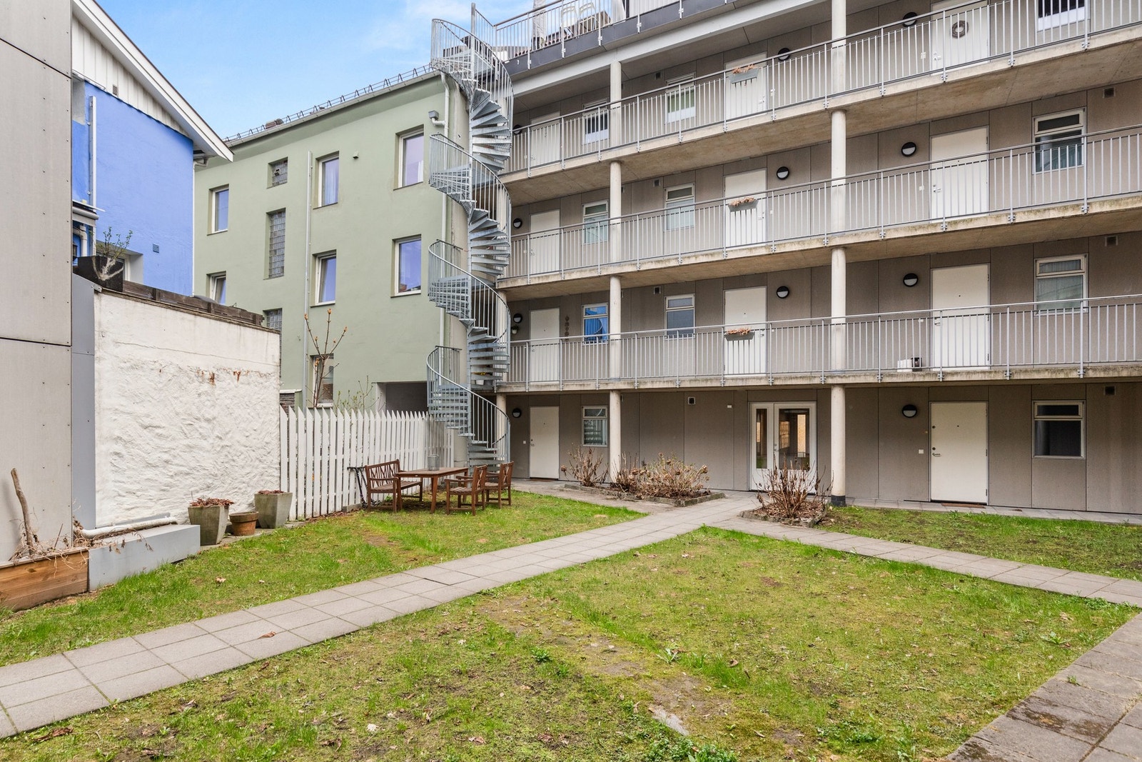 Komplett drift AS ivaretar vaktmesteroppgaver for borettslaget. Galleribilde