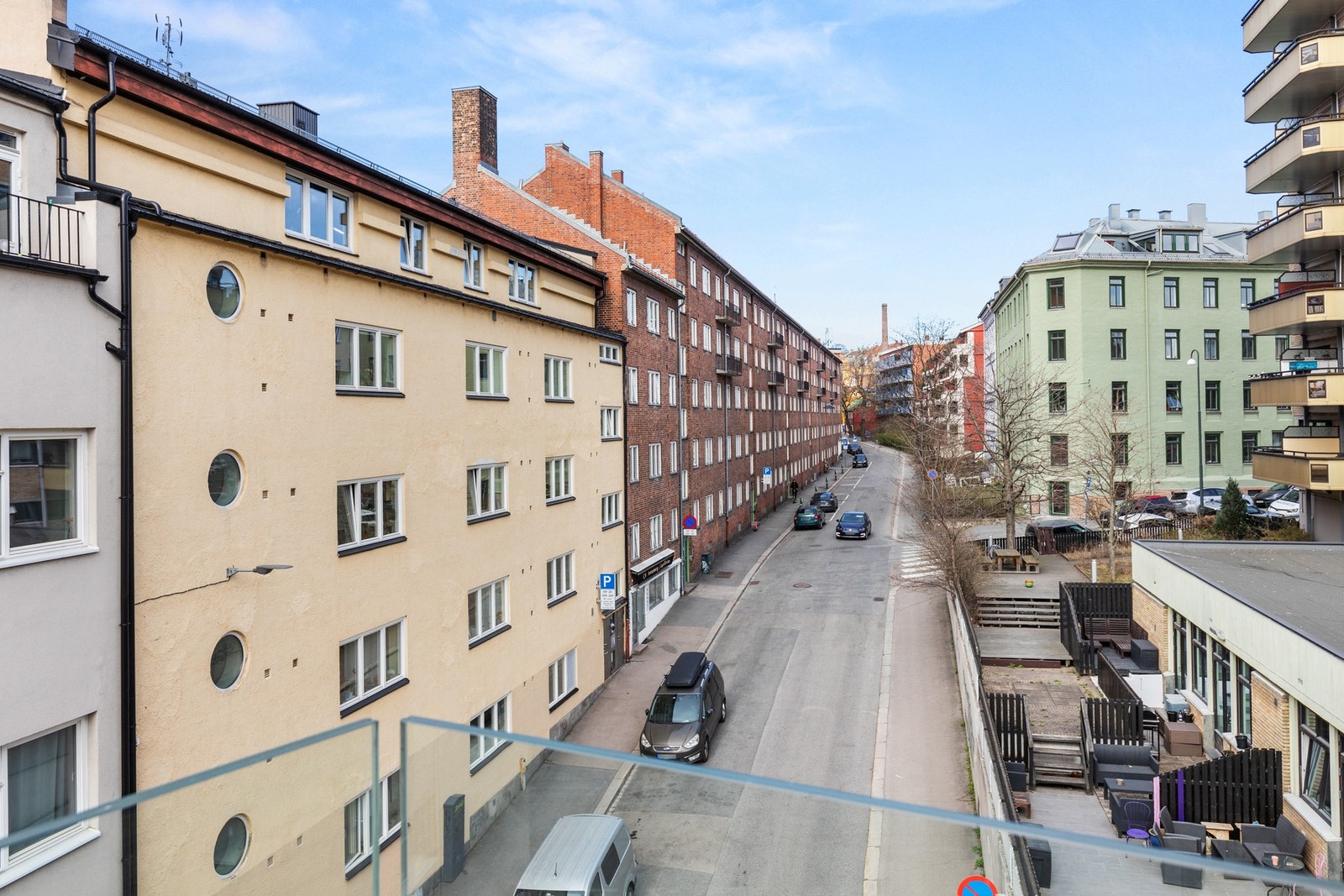 Utsikt fra balkongen oppover idylliske Kampen. Galleribilde