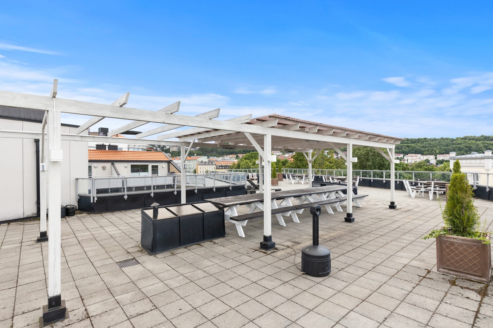 Felles takterrasse av god størrelse. Galleribilde