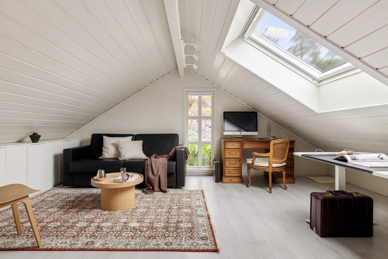 Over garasjen har du et smart loftsareal med 11 kvm måleverdig areal. Galleribilde