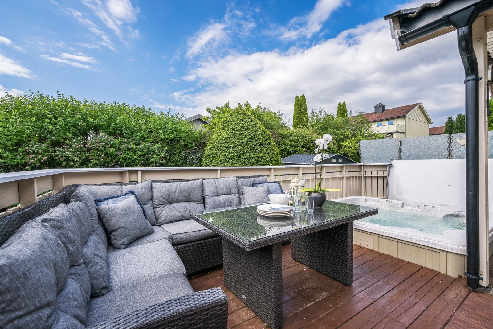 Sommerterrasse i Martin Rønnesgate Galleribilde