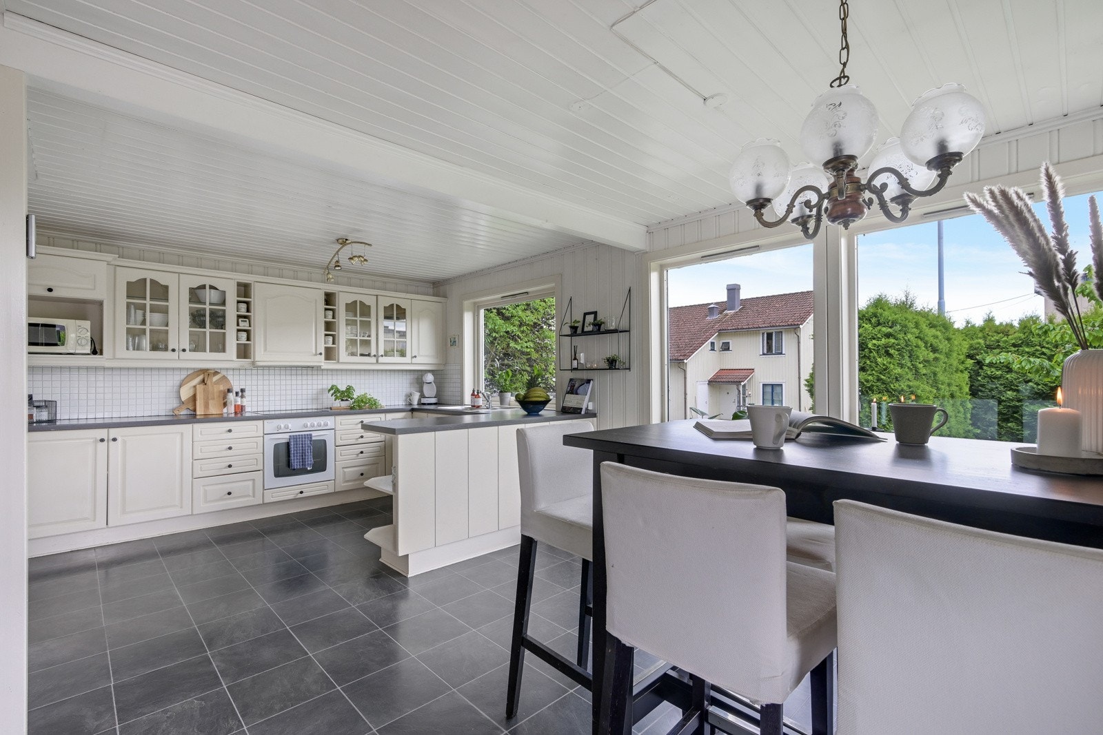 Vi fortsetter inn på kjøkkenet igjen Galleribilde