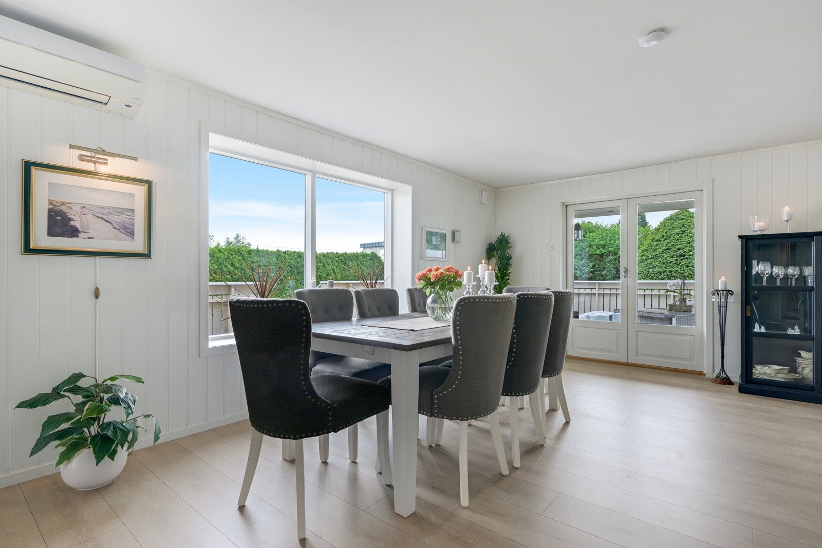 Det er god plass for spisestue/langbord Galleribilde