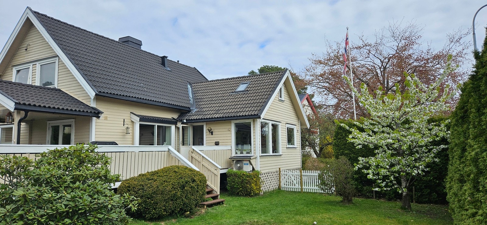 En særdeles innholdsrik bolig med godkjent utleieleilighet Galleribilde