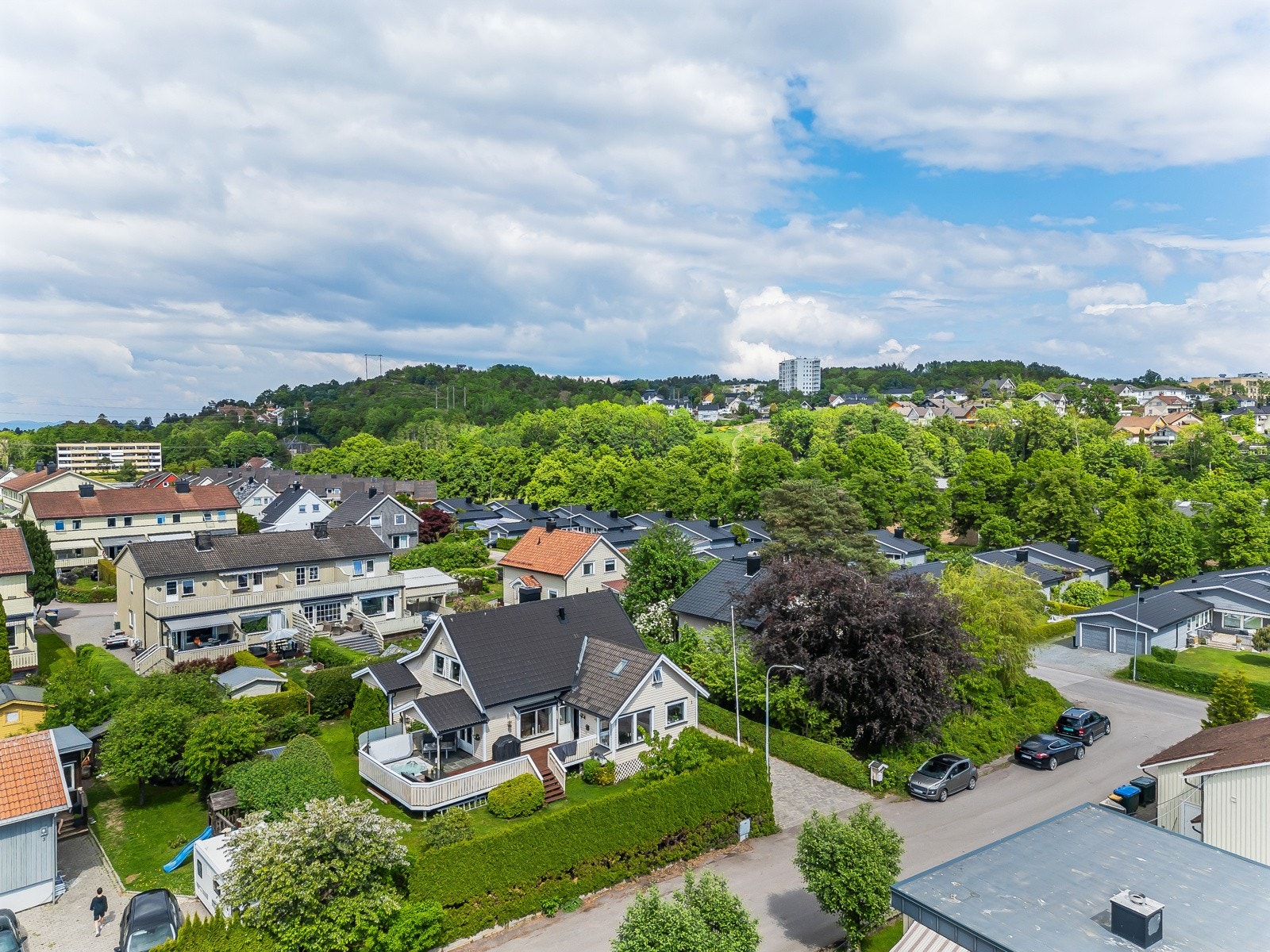 Beliggende solrikt og barnevennlig i Holtandalen med gangavstand til det meste Galleribilde
