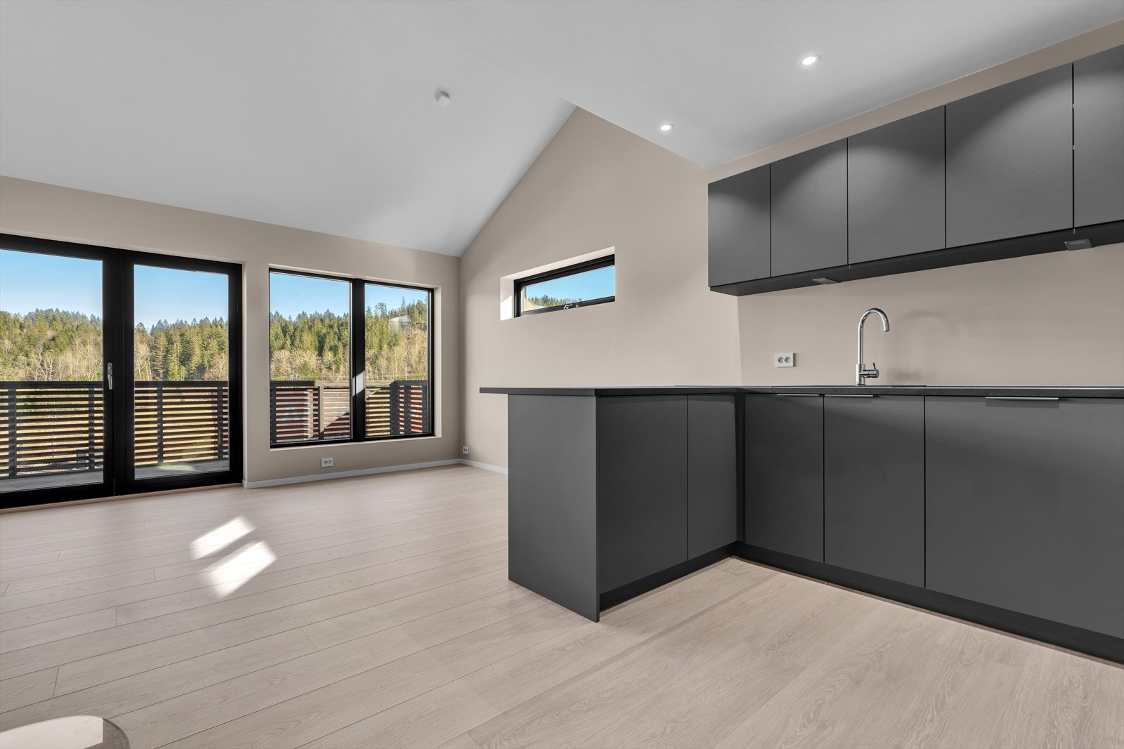 Ekstra takhøyde som gir en god romfølelse Galleribilde