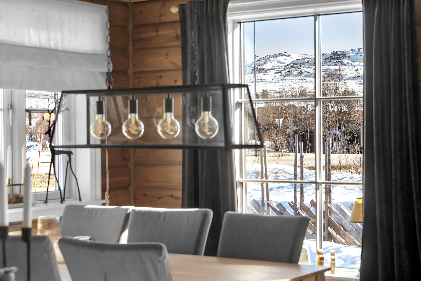 Utsikten er fantastisk og løypenettet ligger få meter fra hytta Galleribilde