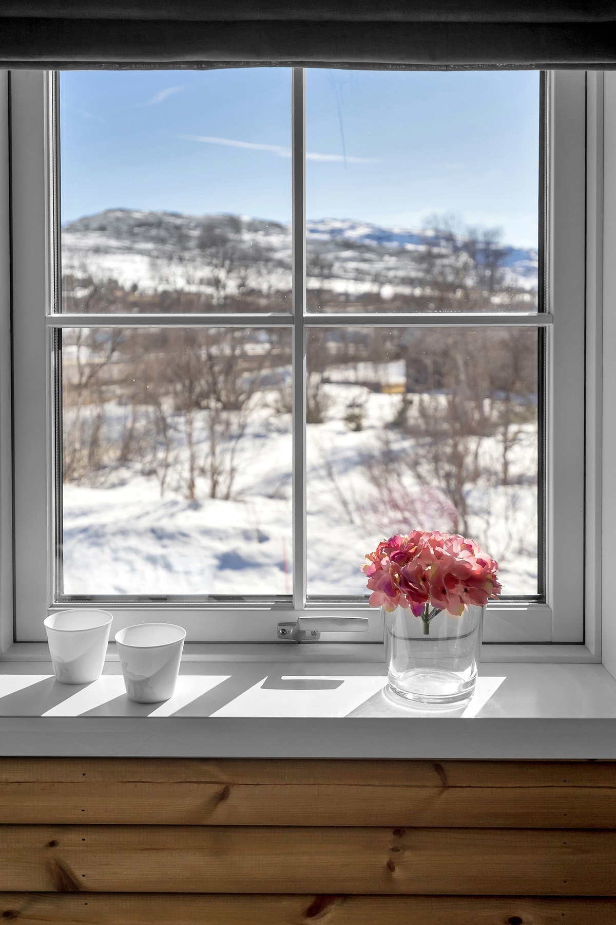 Her kan en gå over veien og spenne på seg skiene Galleribilde