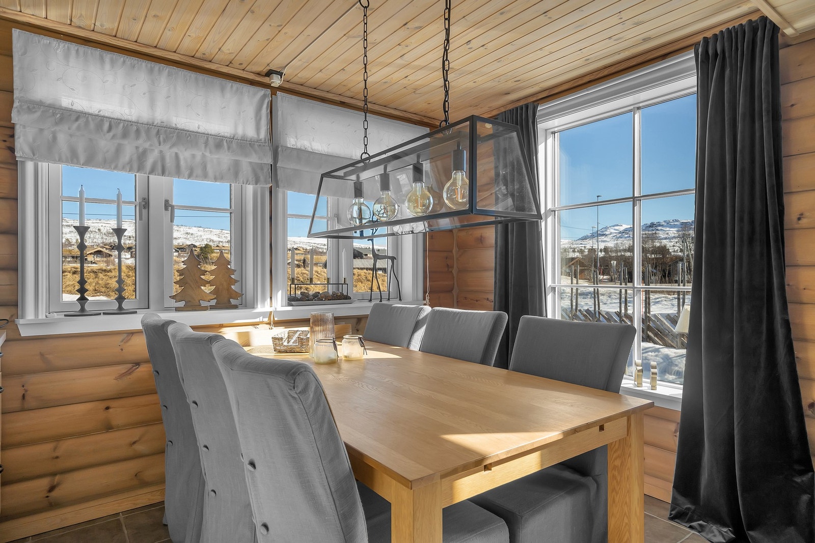 Her kan en sitte og nyte den fine utsikten Galleribilde