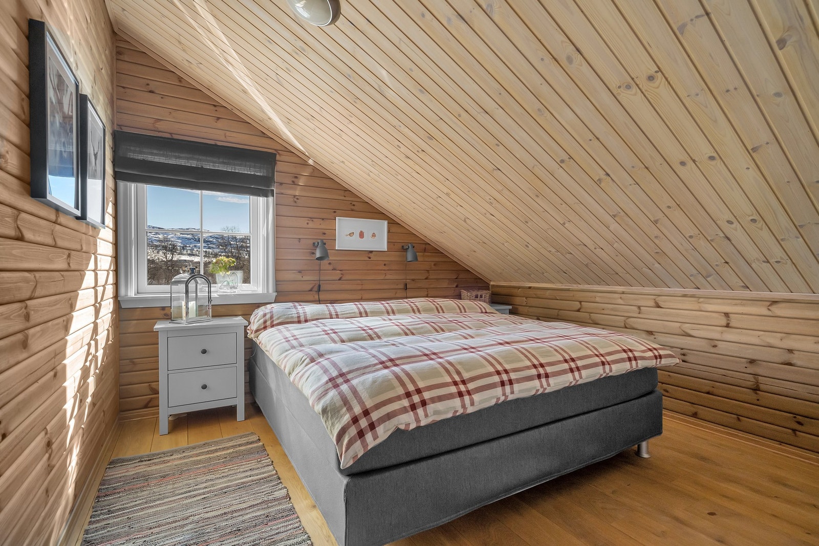 Soverom 2 ligger i 2. etasje Galleribilde