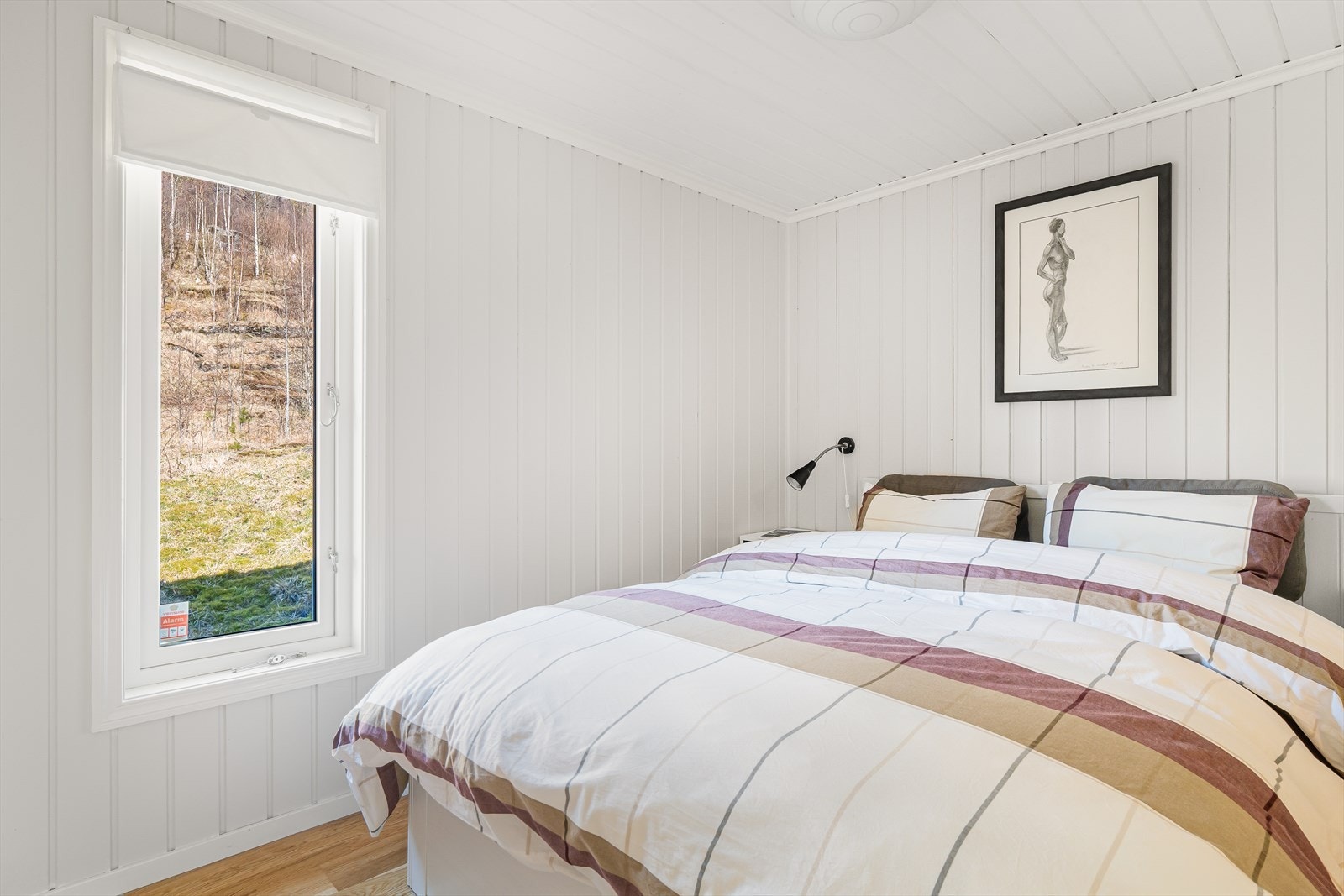Hytten har totalt tre soverom som ligger samlet. Galleribilde