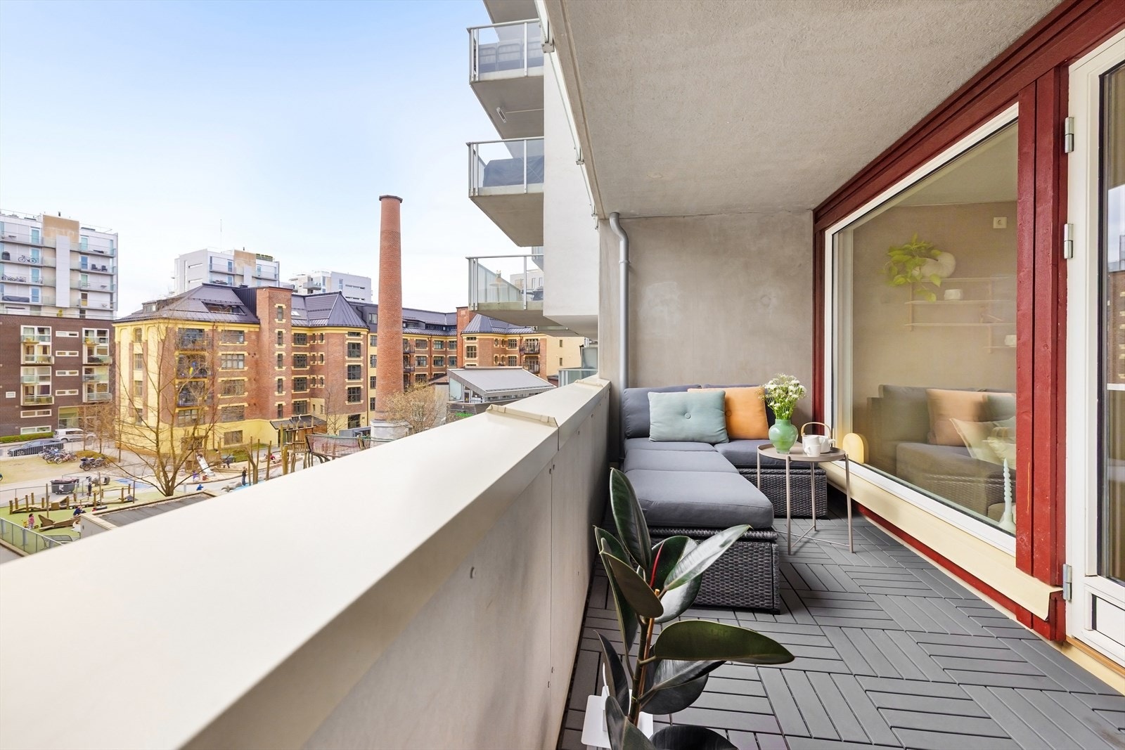 En lys, tiltalende og velholdt 2-roms med attraktiv beliggenhet i Waldemars hage. Galleribilde