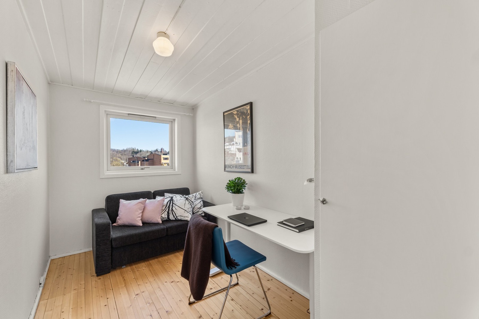 Er plass til stor seng her også Galleribilde