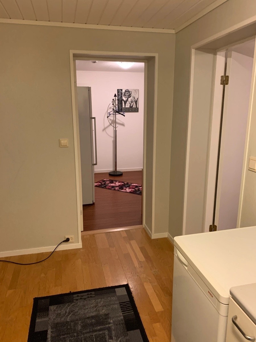 Inngang fra felles vindfang god plass til yttertøy Galleribilde