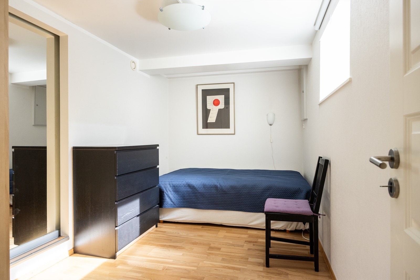 - Innredet rom 2 i kjelleren som benyttes som soverom - Galleribilde