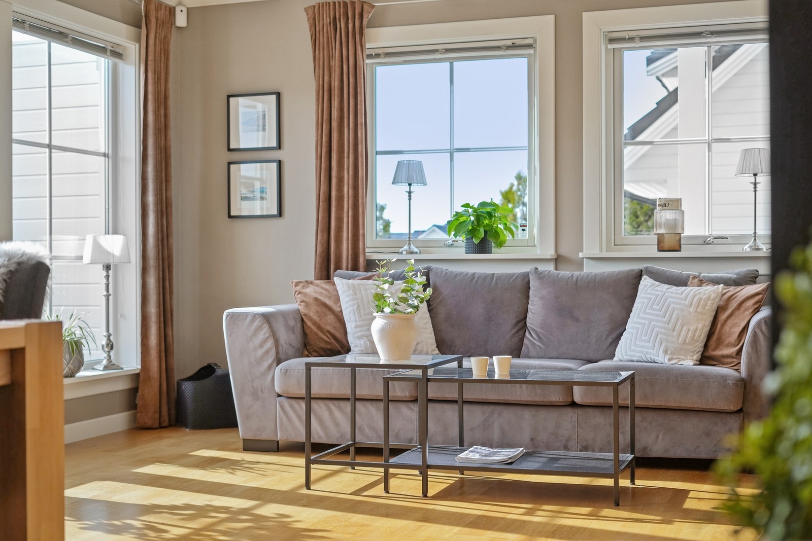 Det er god plass til både sofa - Galleribilde