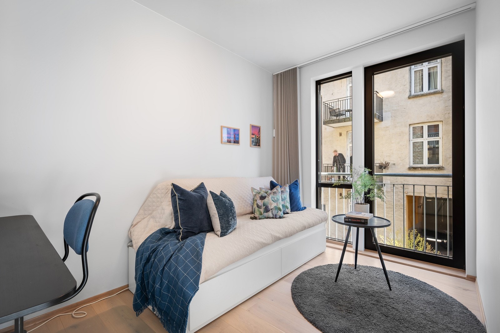 Soverom 3. Ett av soverommene har i tillegg en egen, fransk balkong. Galleribilde