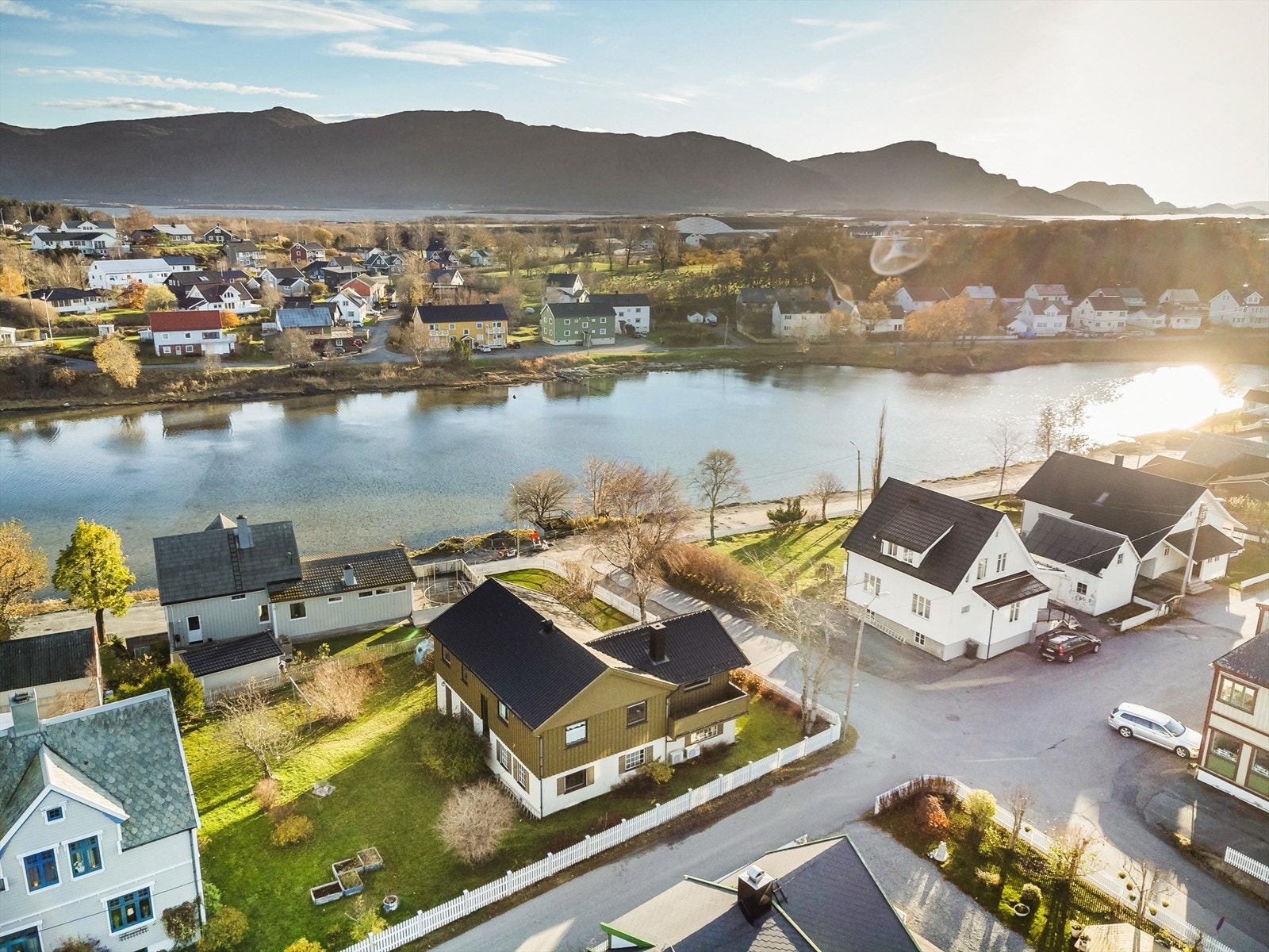 Velkommen til Åsveien 9 som her presenteres av eiendomsmegler Elin Edblad - REDE Eiendomsmegling Galleribilde