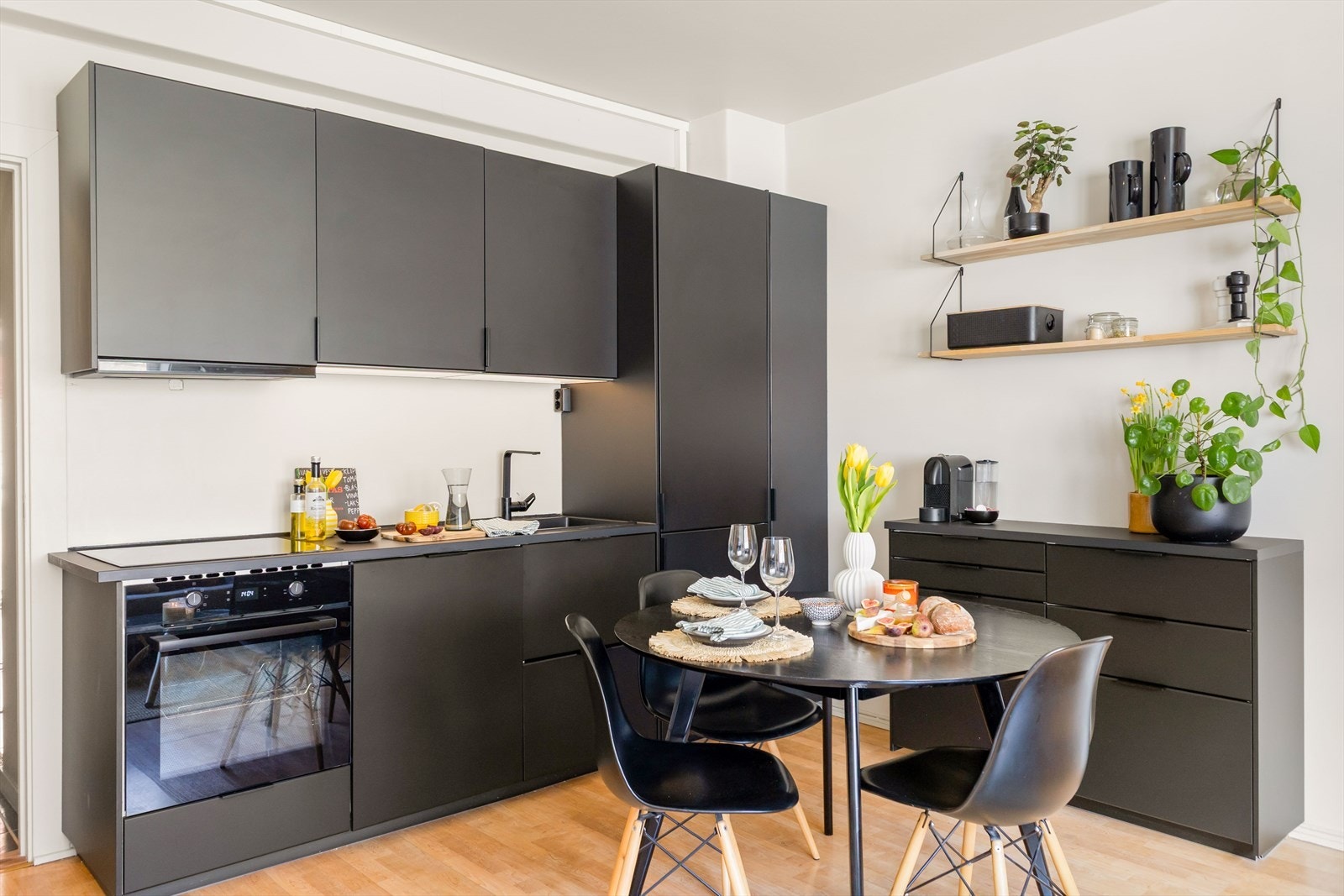 God plass til spisebord. Galleribilde