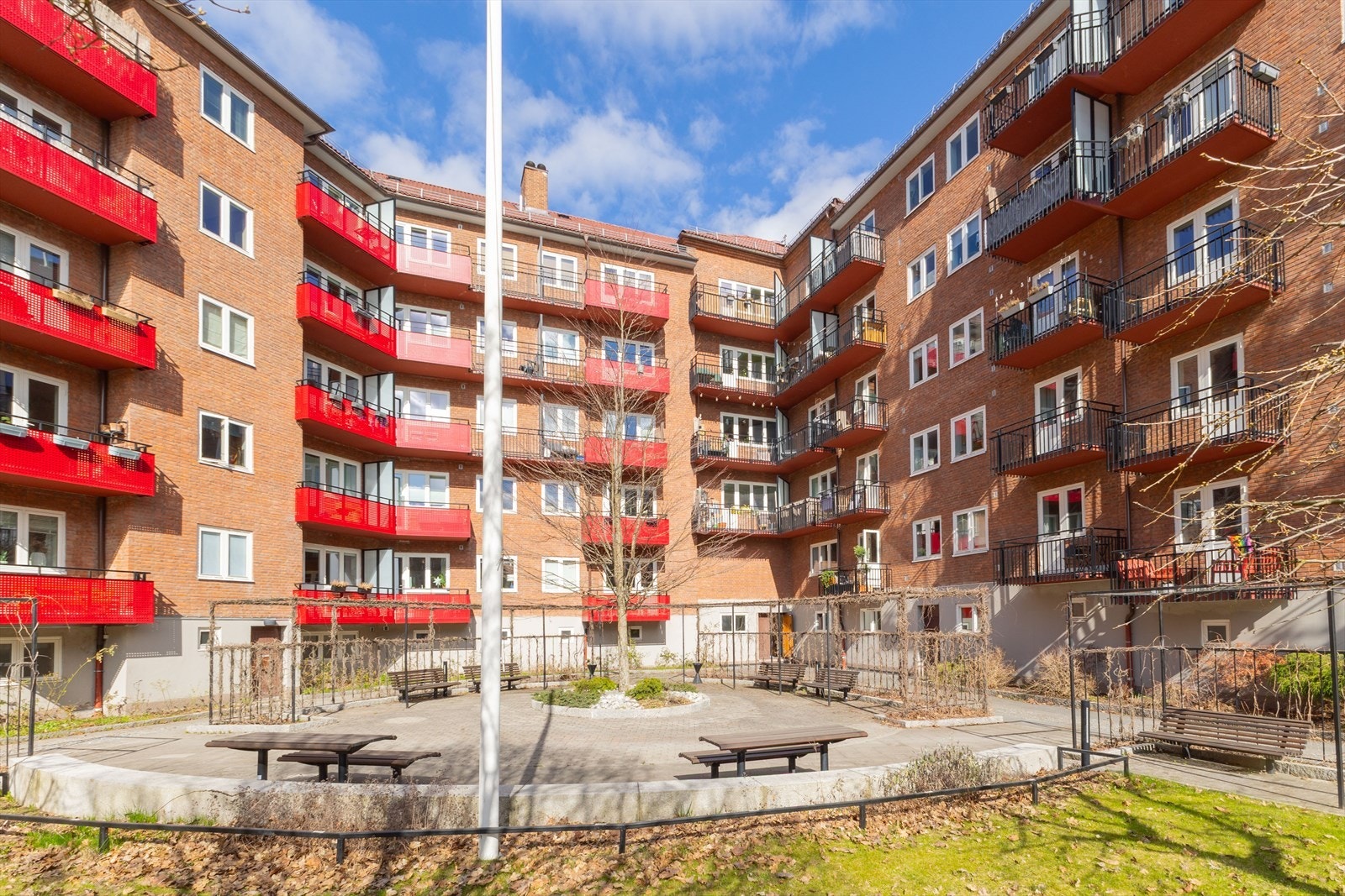 Her er det godt med sitteplasser og muligheter for hyggelige sammenkomster. Galleribilde