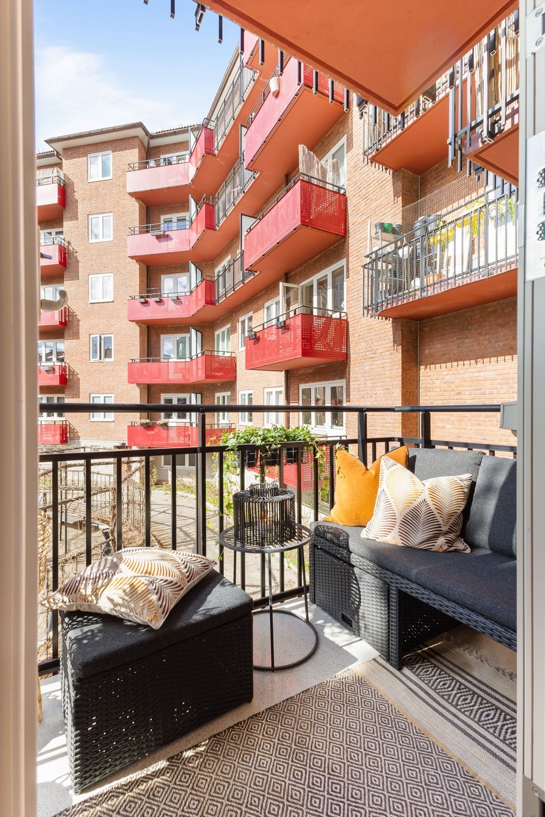 Balkongen ble etablert i 2021 og er på ca. 3 kvm. Galleribilde