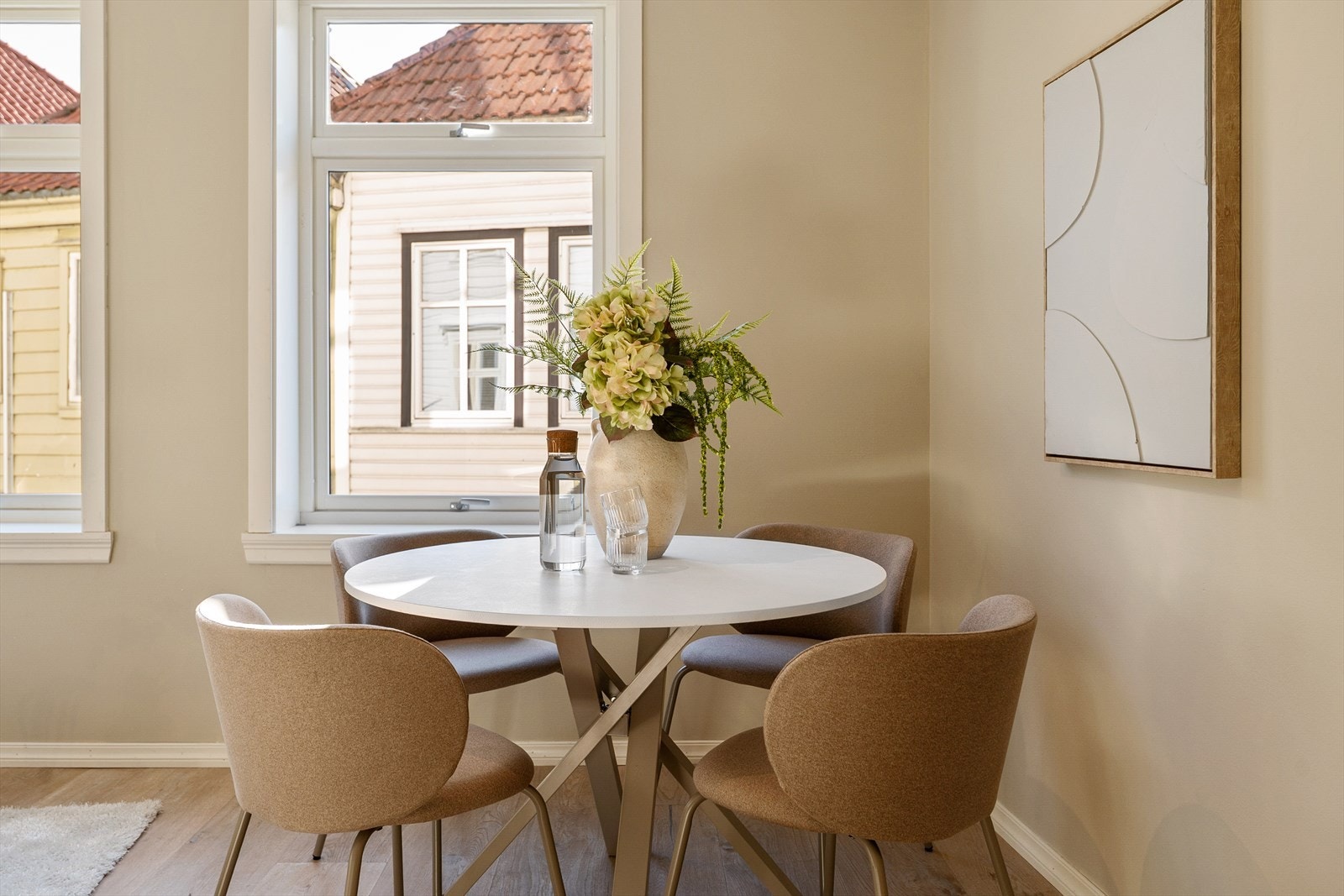 Her får man fint plass til spisebord Galleribilde