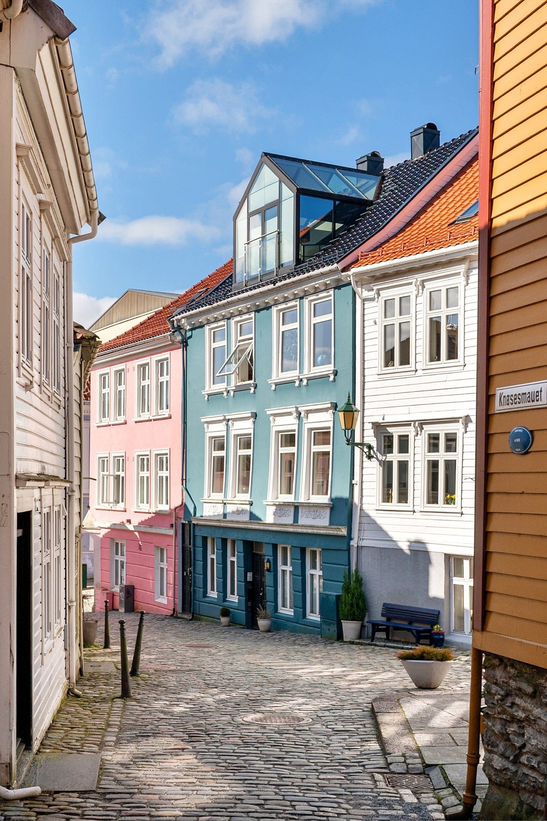 NORDNES| En svært sjarmerende leilighet i en svært sjarmerende gate! Galleribilde