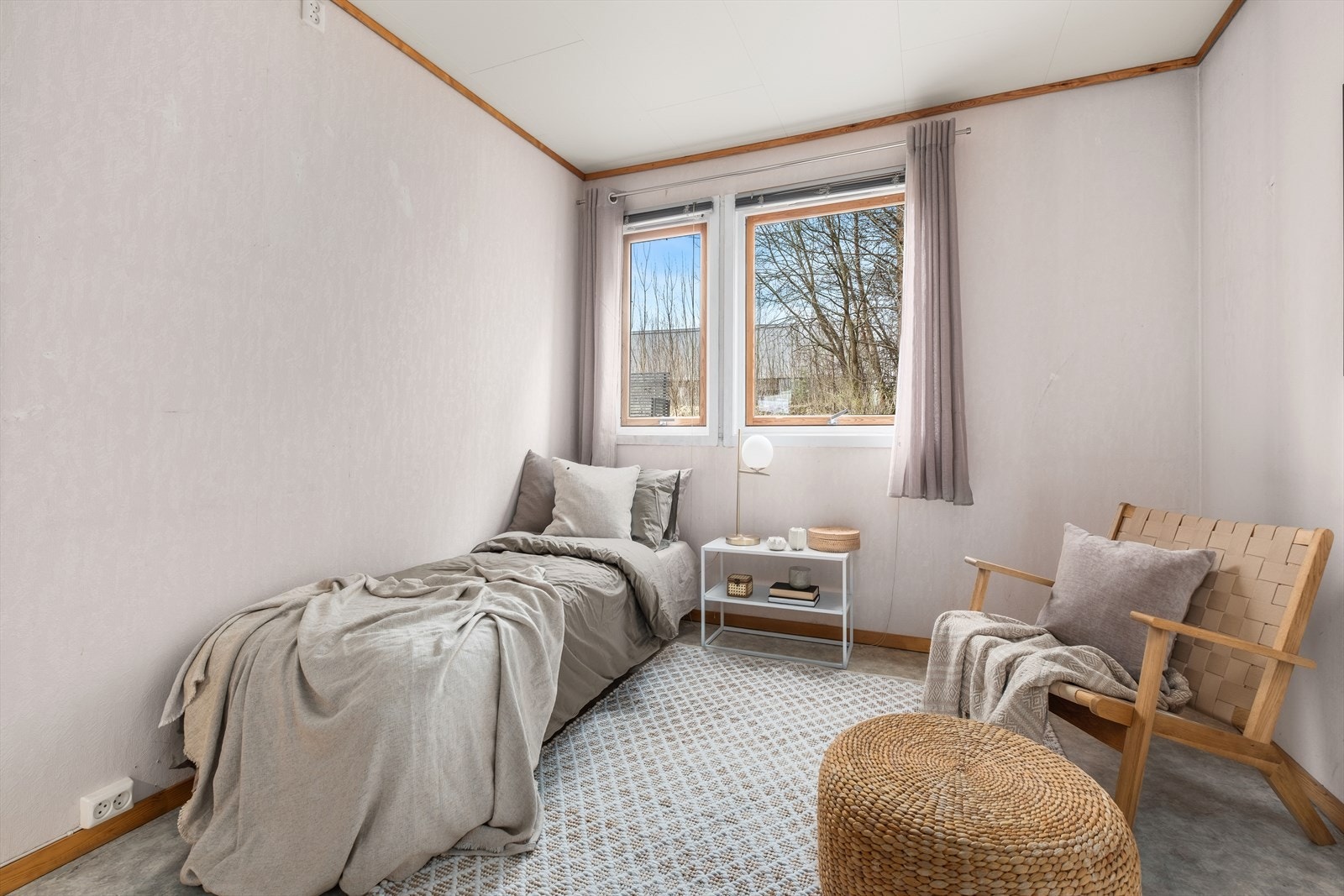 Her får du god plass til dobbeltseng, nattbord og ønsket garderobeløsninger. Galleribilde