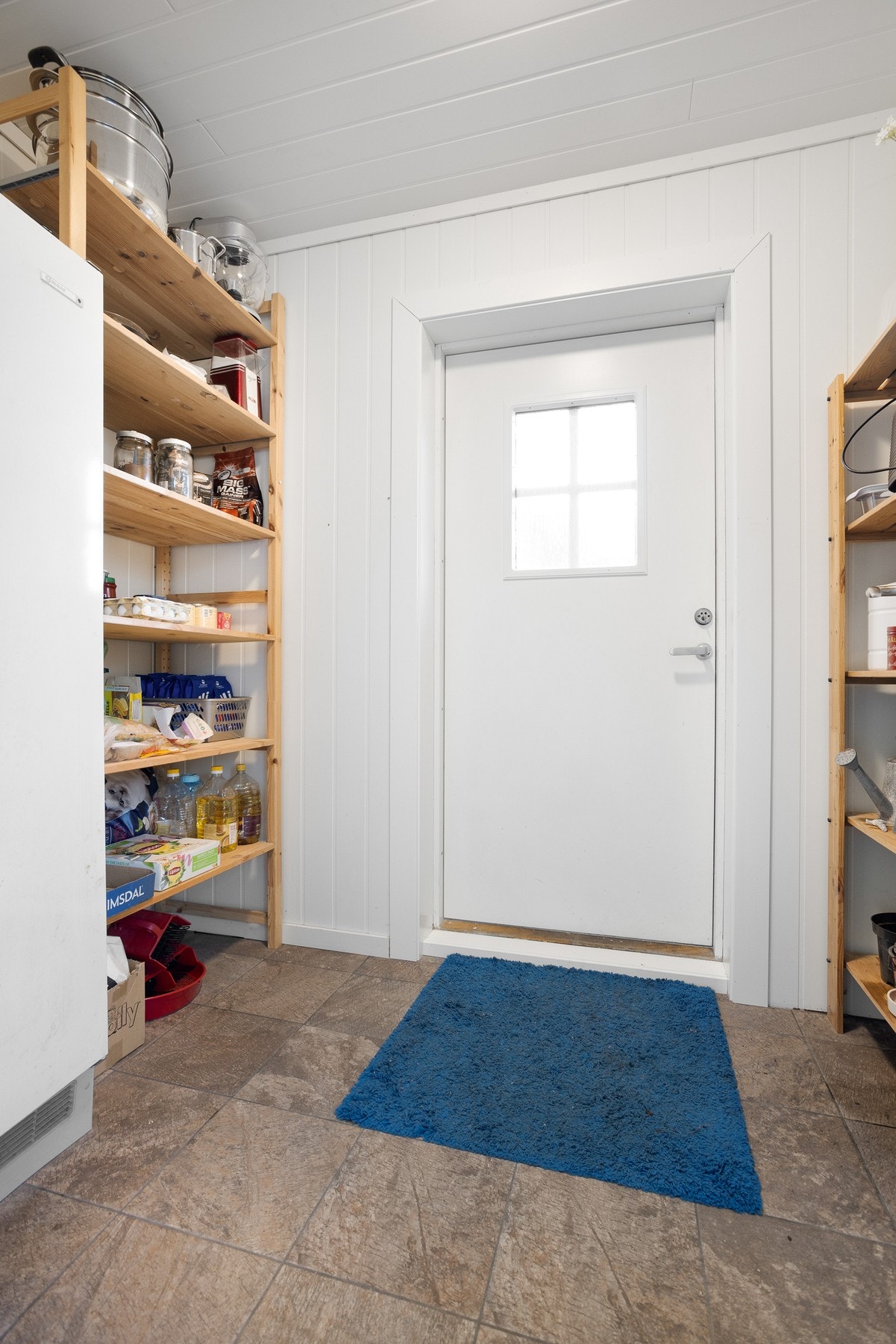 Mellomgang ut fra 1. etg ut til hage Galleribilde