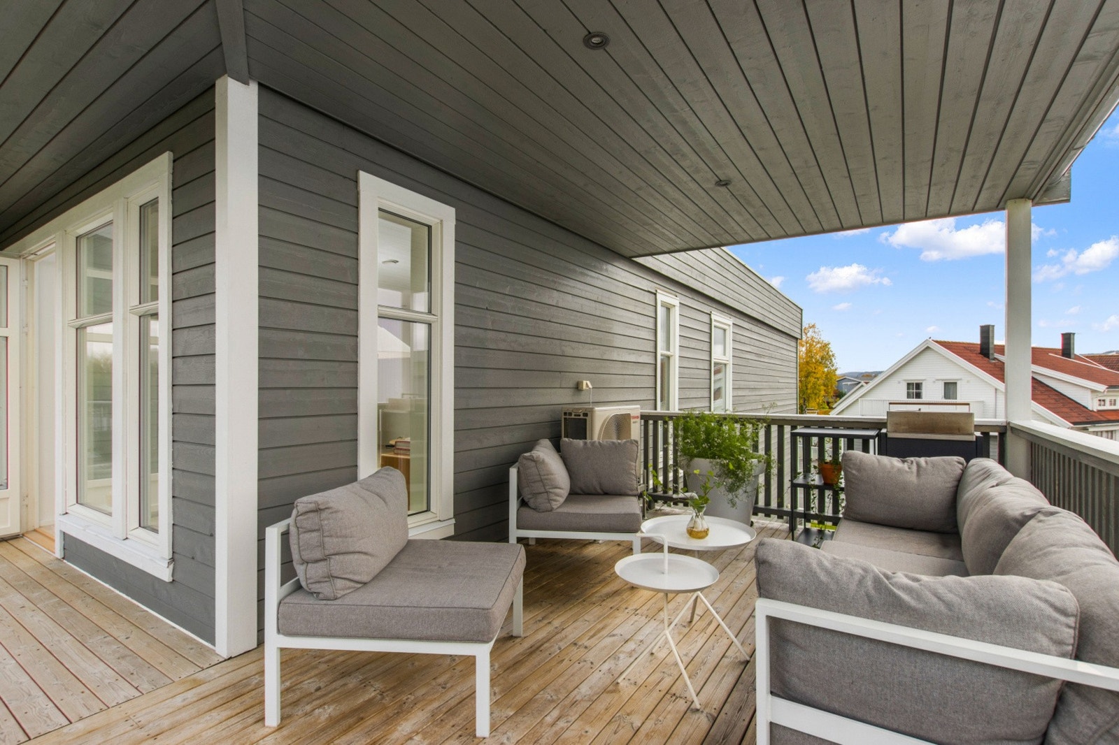 Terrasse er sør/vest vendt Galleribilde