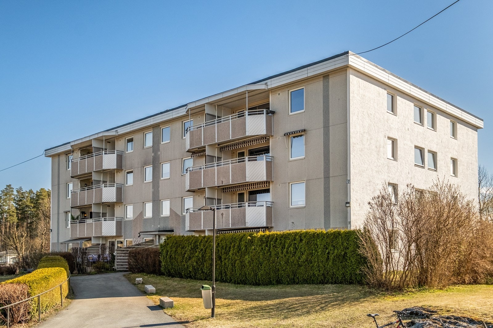 Hjemmelshaver opplyser at det er en mulighet for å leie en parkeringsplass av borettslaget, ref. pkt. om parkering i annonse. Galleribilde