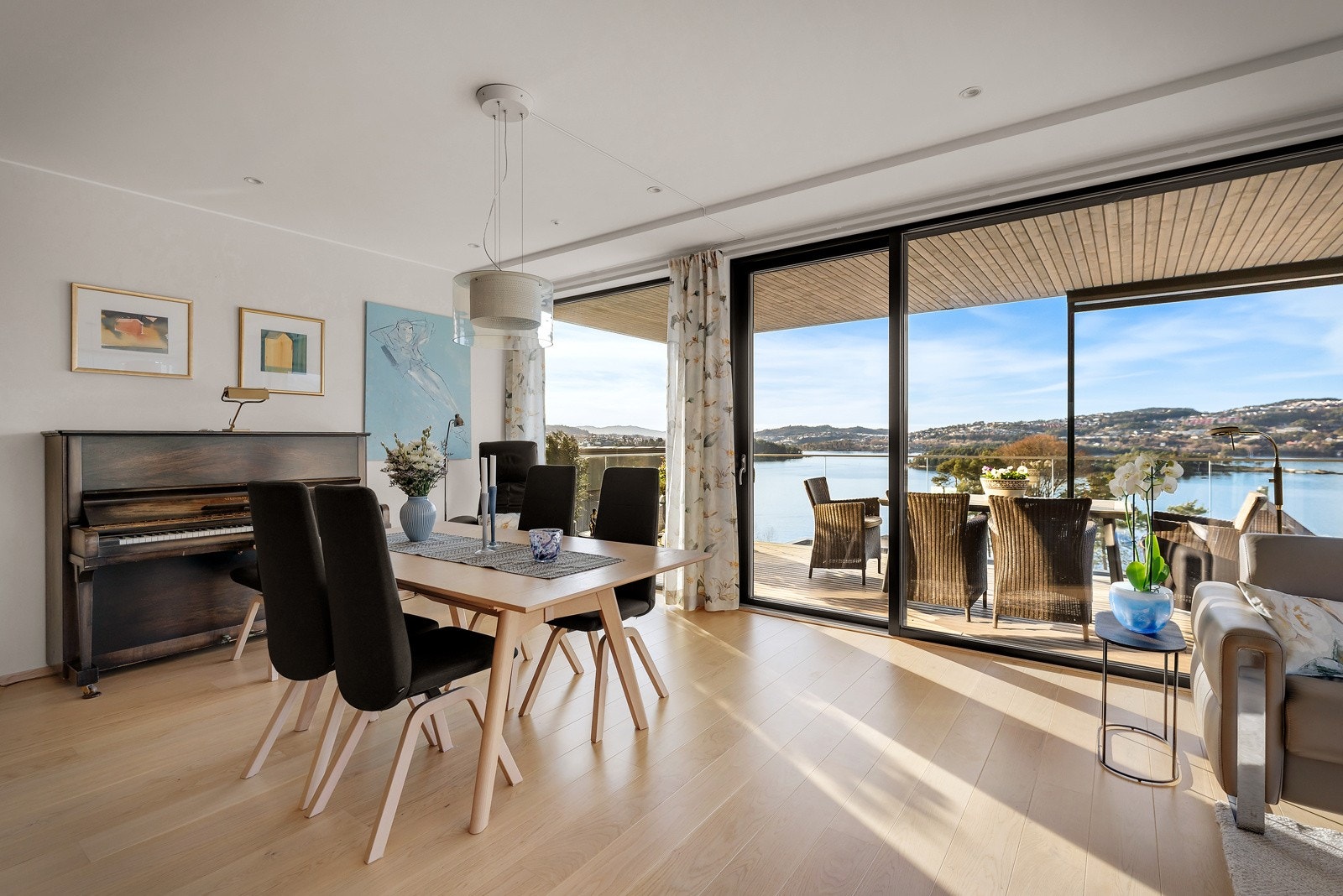 Her får du solen inn til sent på kveld. Galleribilde