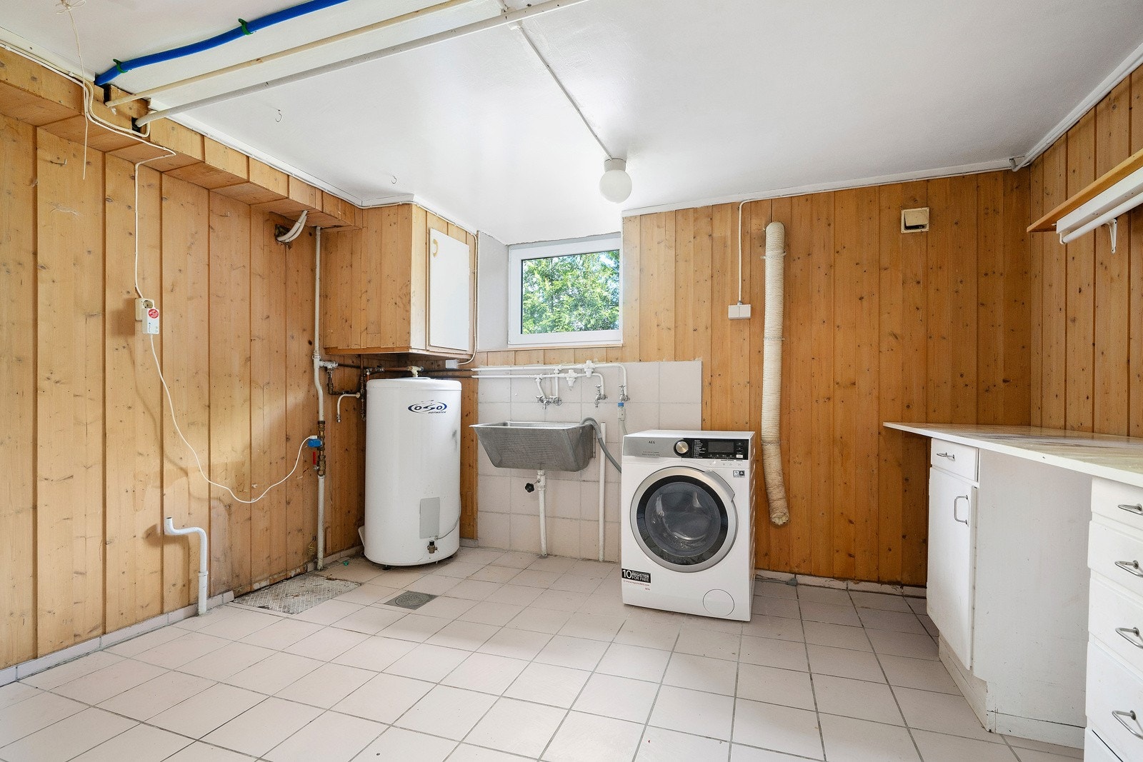 Vaskerom av eldre dato. Klar for oppussing! (Godkjent bruksendret til soverom 01.10.24) Galleribilde