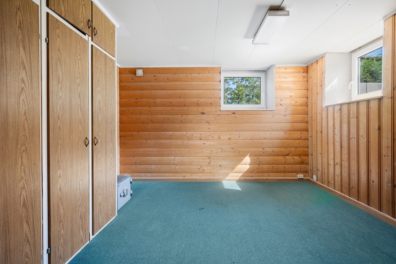 Det er gitt ferdigattest 17.10.24 for bruksendring av 4 rom i kjelleretasjen. Galleribilde