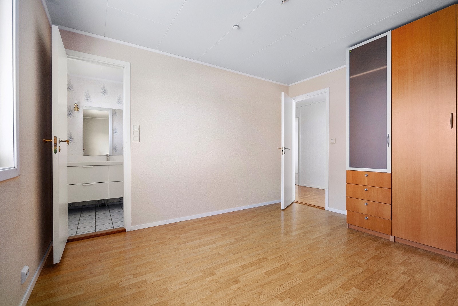 Hovedsoverom med eget bad. Galleribilde