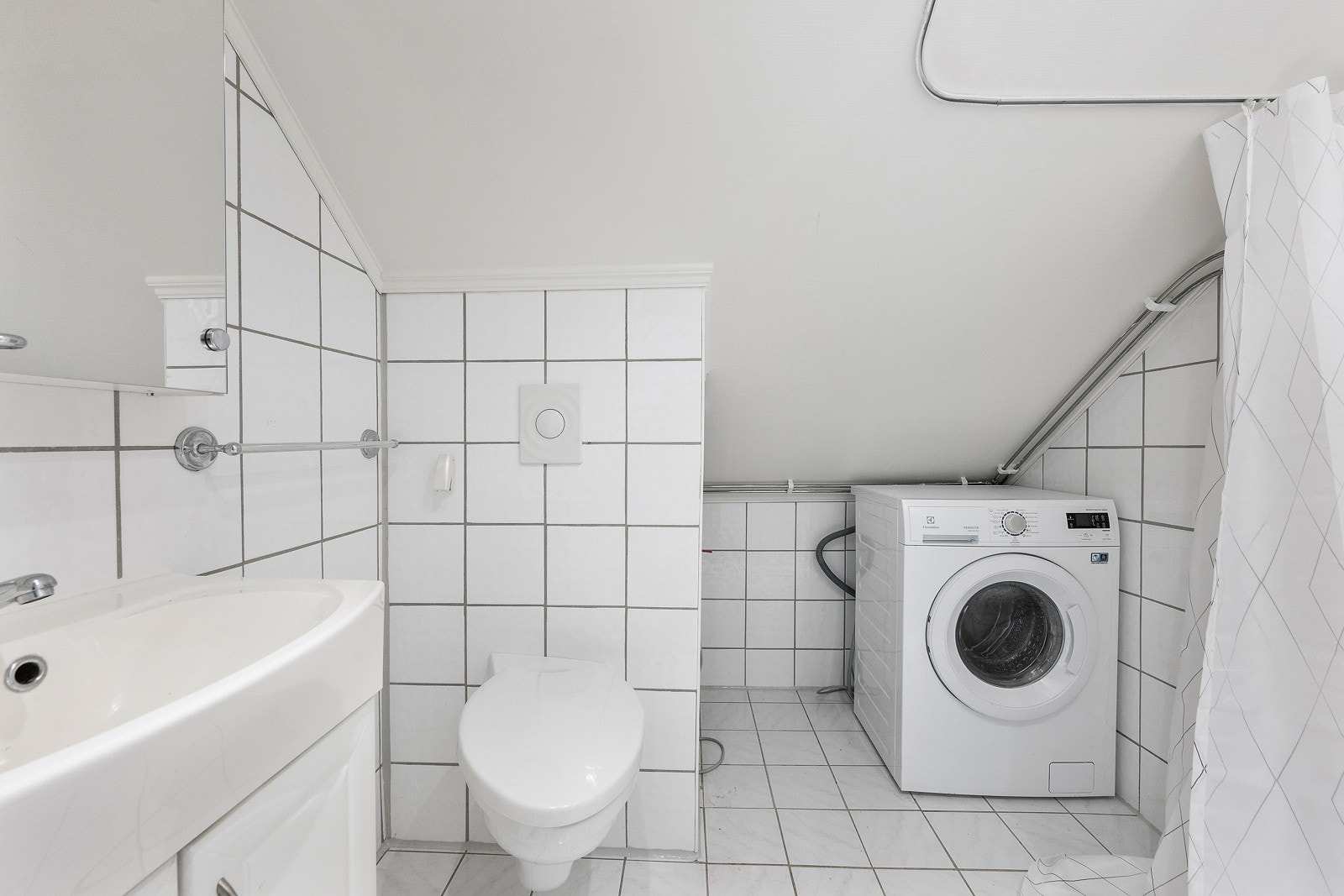 Bad/vaskerom med varmekabler. Galleribilde