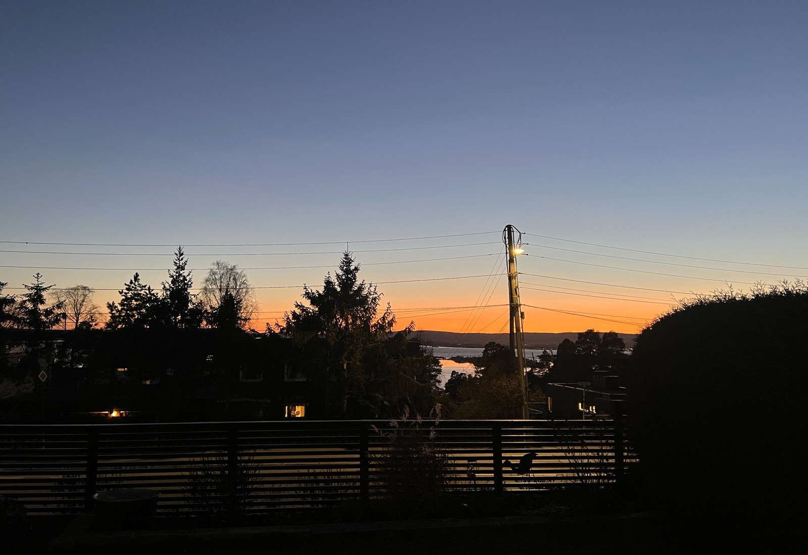 Solnedgangn nå i mars. Galleribilde