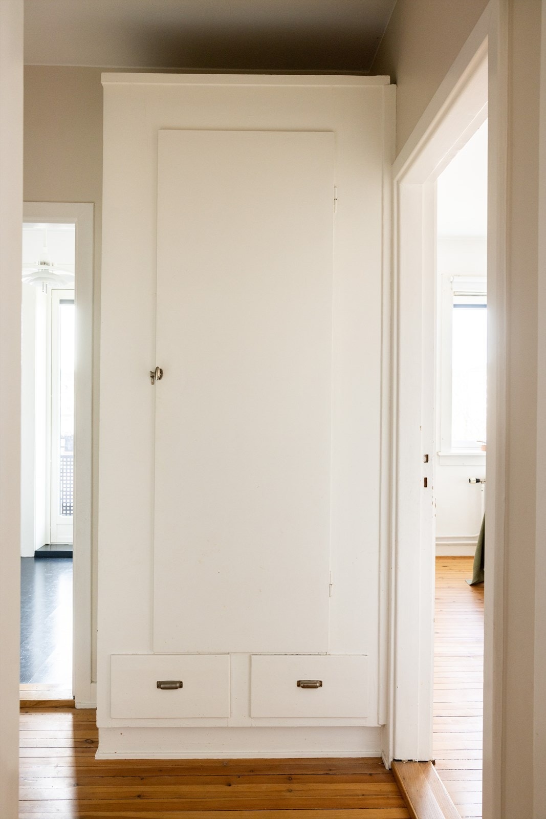 - God plass til sko og yttertøy - Galleribilde