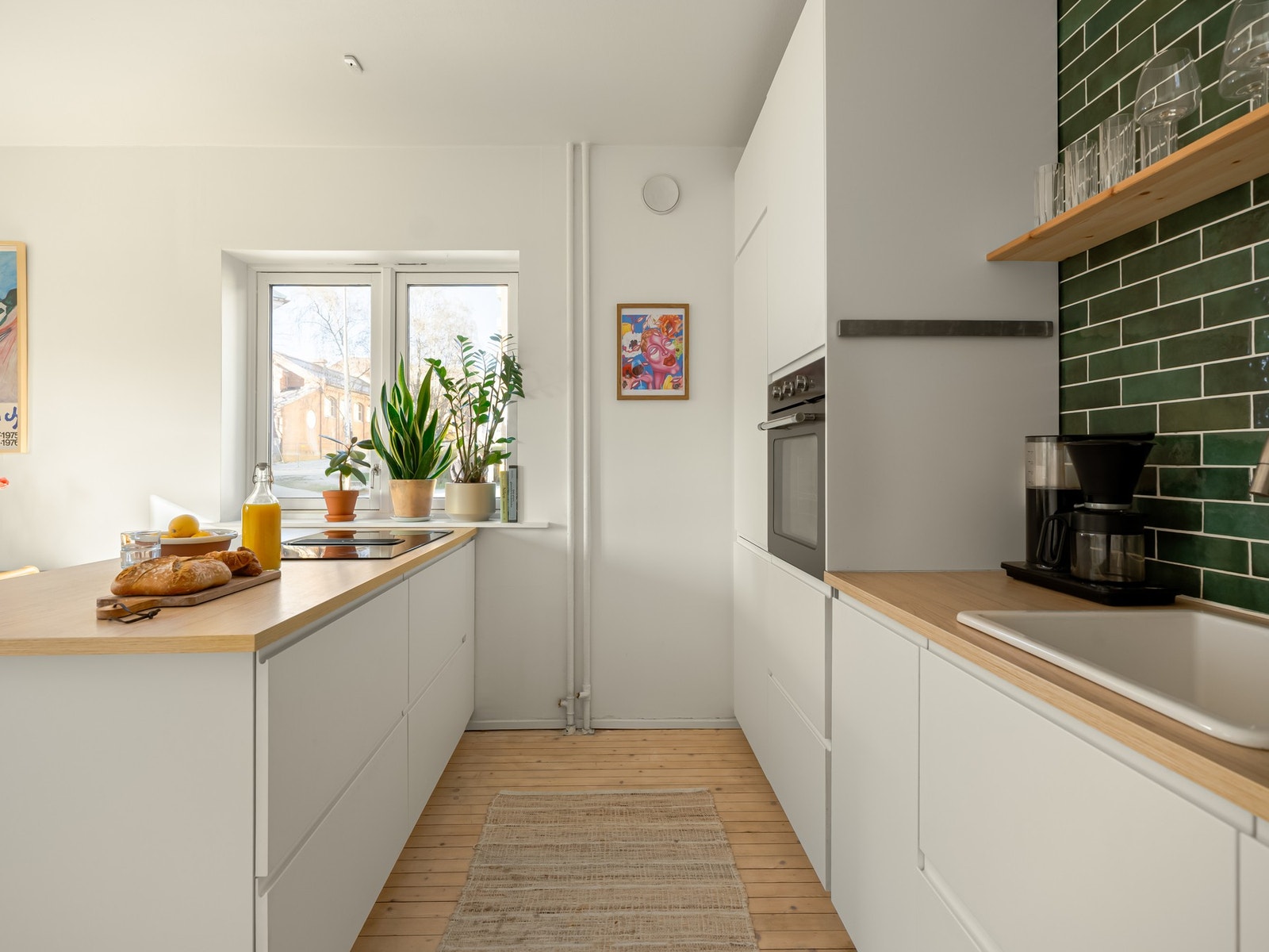 La oss ta en titt på kjøkkenet først. Galleribilde