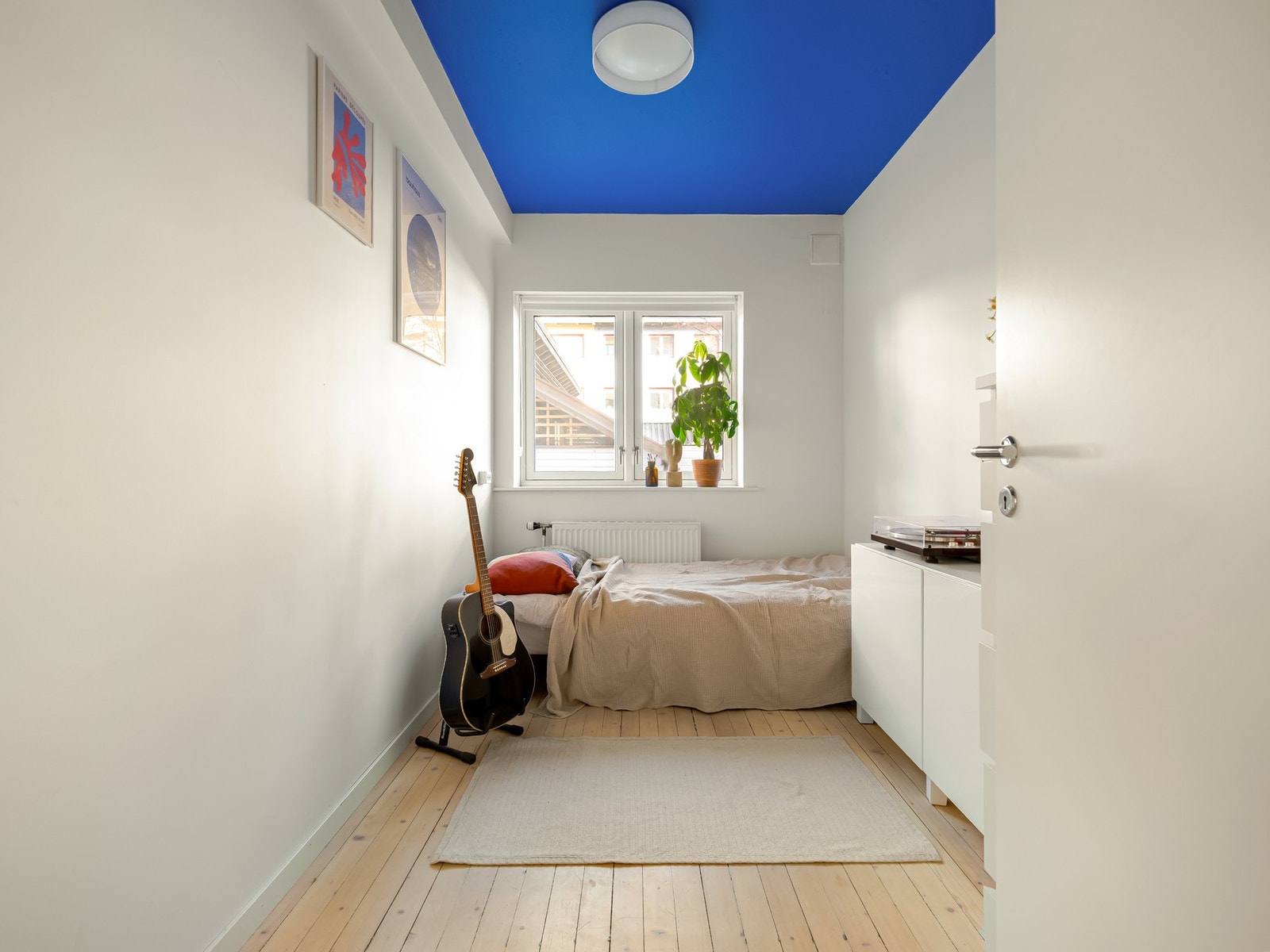 Opprinnelig var det kjøkken her inne. I 2023 ble kjøkkenet flyttet inn i stua, og dette rommet etablert. Galleribilde