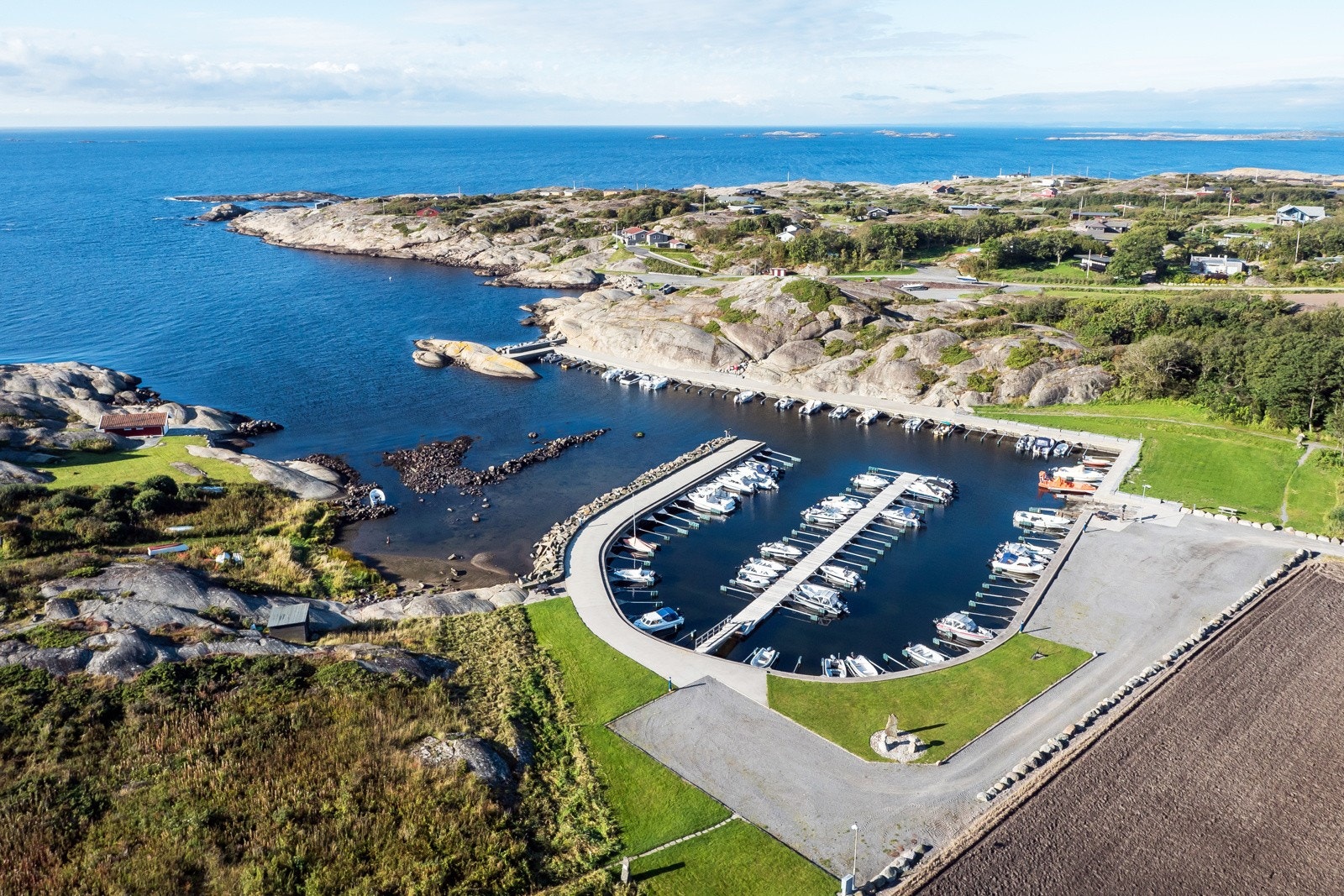 Det er mulighet for leie av båtplass i Ødegården småbåthavn Galleribilde