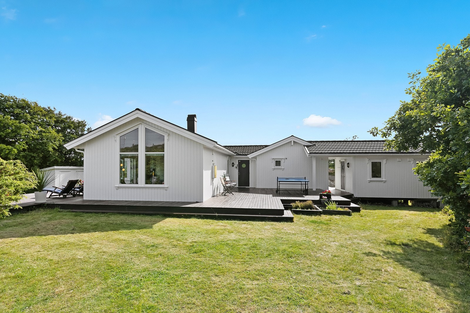 Det er rikelig med tomleplass for store og små rundt hytta Galleribilde