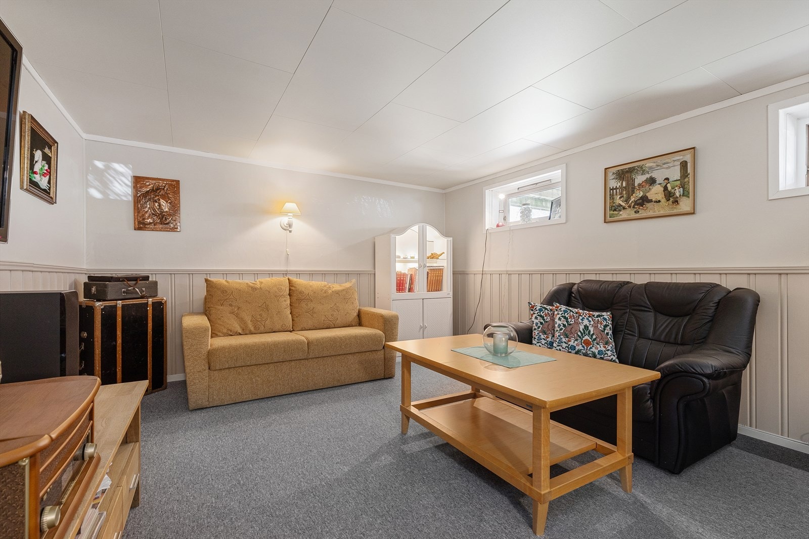 Romsleg stove med plass til ønska møblement. Galleribilde